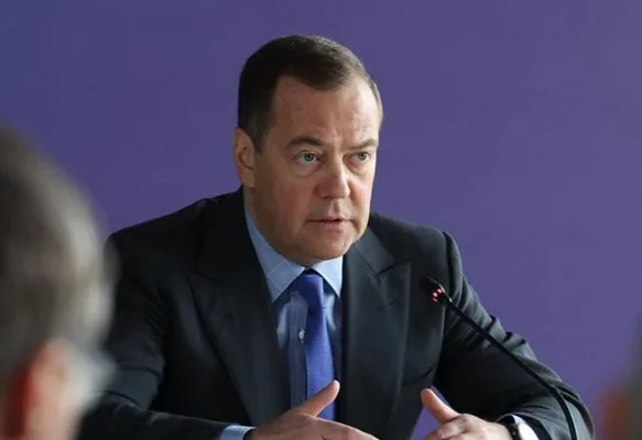 „НЕМА НИКАДЕ ДА БИДЕТЕ БЕЗБЕДНИ“ Брутална закана на Медведев: Ќе има глобална катастрофа