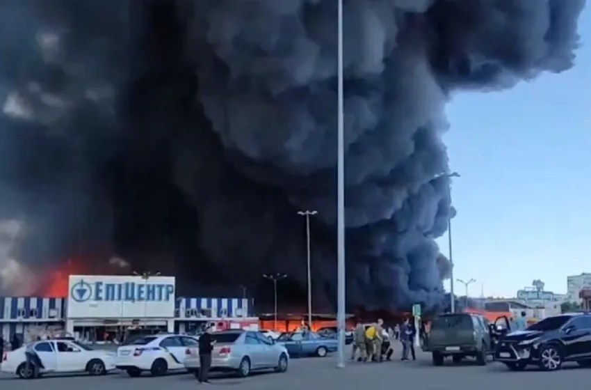  ВИДЕО Излезе страшна снимка од експлозијата во супермаркетот во Харков