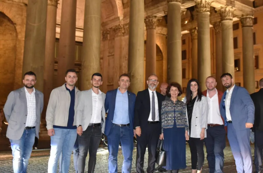  Претседателката Силјановска Давкова во Рим оствари средба со претставници на македонската дијаспора