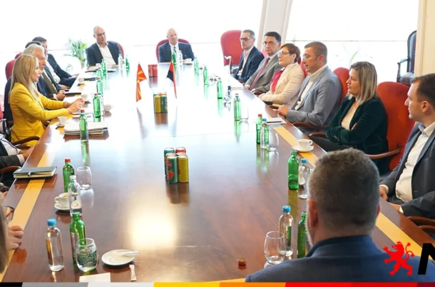  Мицкоски на средба со „Македонија 2025“: Следува забрзан економски развој и подобрување на животниот стандард на граѓаните