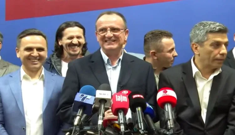 Вреди до Ахмети: Биди смирен, терај работа