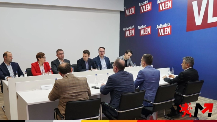  ВМРО-ДПМНЕ и Вреди ги продолжуваат разговорите