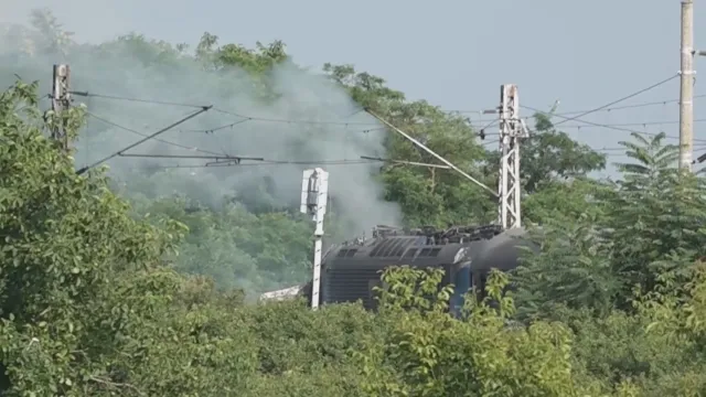  Сударот меѓу воз и автобус во Словачка е предизвикан од човечка грешка