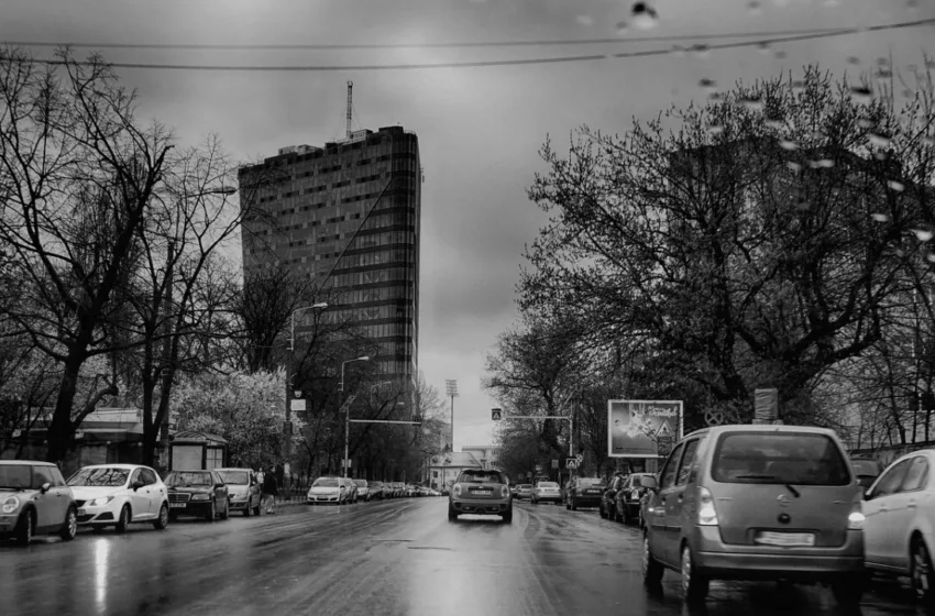 Молотов коктел бил фрлен врз израелската амбасада во Букурешт, уапсен Сириец