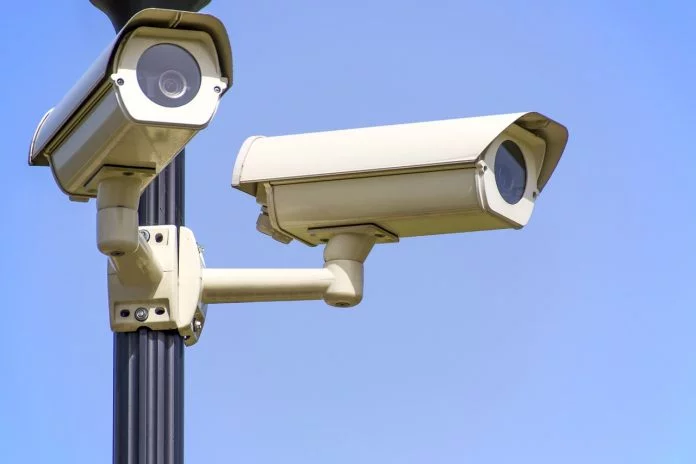 Од 26 септември казни доколку поминувате на пешачки на мобилен и возење тротинет со слушалки