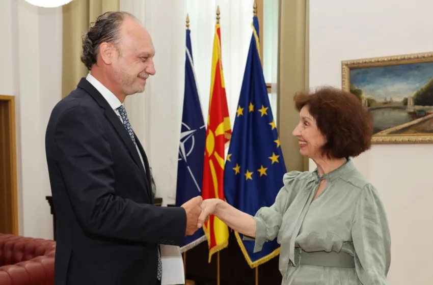  Средба на претседателката Сиљановска Давкова со францускиот амбасадор Сирил Бомгартнер