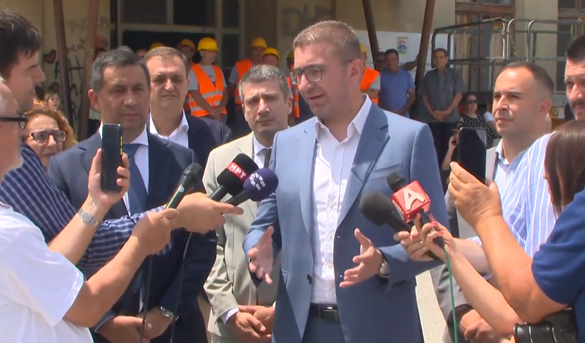 Мицкоски: Во Албанија има три пати повеќе бугарско население од тоа што има во државата, дали и за нив ќе важи истиот услов да се дел од Преамбулата?