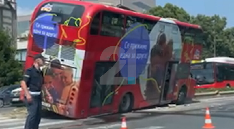 КСОМ и возачот на автобусот на ЈСП кој вчера удри во жардињера велат дека бил неисправен, за директорот овие изјави се паушални