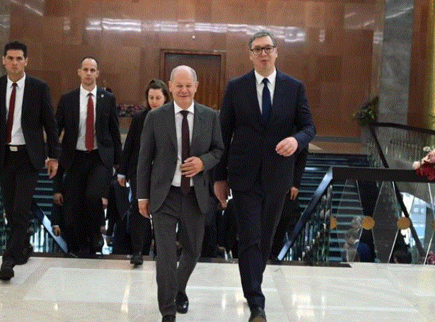  ПАНИКА ВО СОСЕДСТВОТО ПО ПОСЕТАТА НА ШОЛЦ – Србија има ново оружје! Ништо повеќе нема да биде исто!