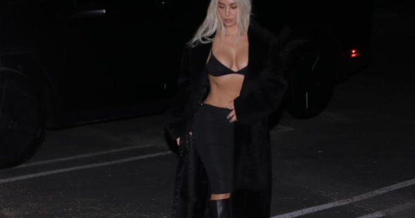  Ким Кардашијан со другарките на одмор во Грција