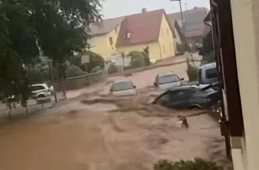  ФОТО/ВИДЕО: Страшно невреме опустоши делови од Германија и Швајцарија