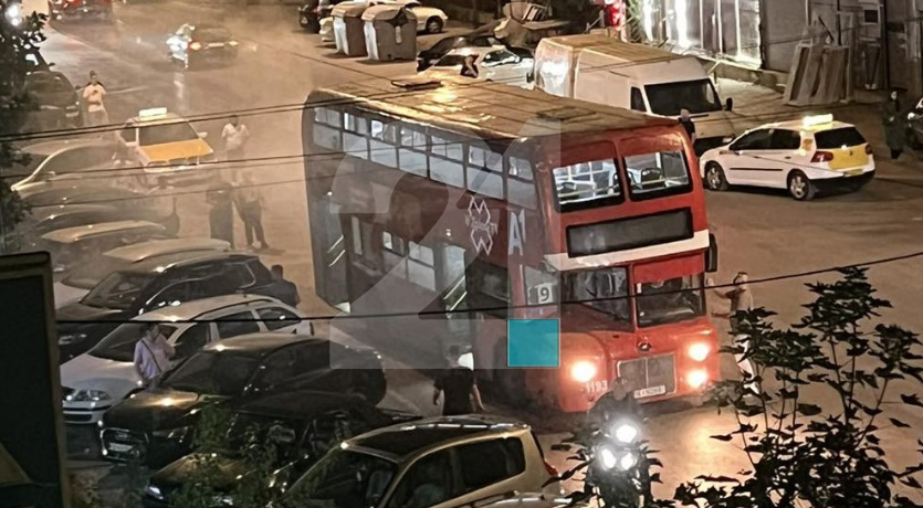 ФОТО: Вечерва се запали автобус на ЈСП во Чаир