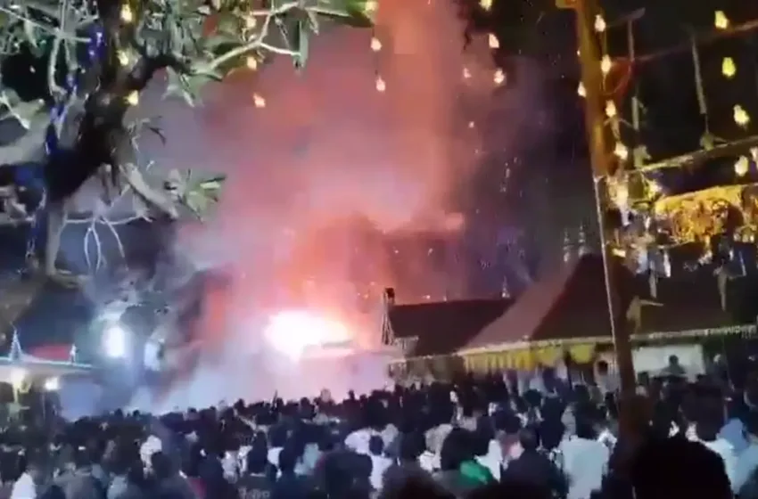 ВИДЕО Се запали и експлодира магацин со пиротехнички средства во близина на храм во Индија: Повредени 150 верници!